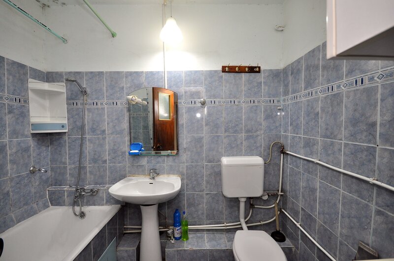 Militari, Gorjului, apartament 2 camere decomandat 56 mp, centrala proprie